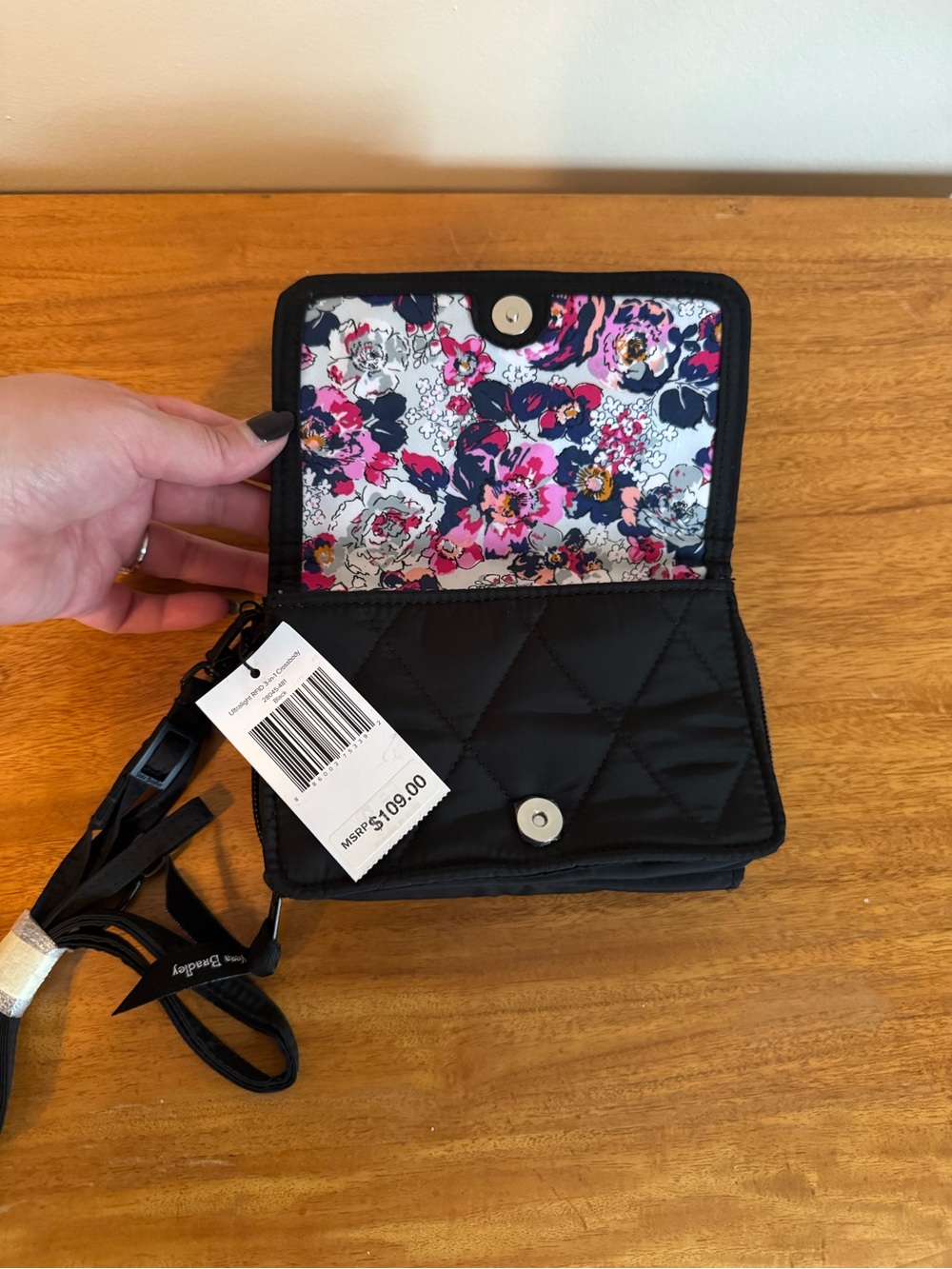 Vera Bradley Black Quilted Crossbody Wallet with Adjustable Strap - Picture 4 of 6